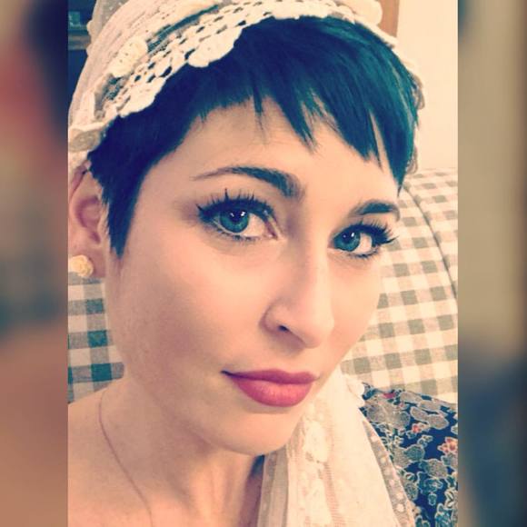 Meet your Posher, Sarah - Picture 1 of 1